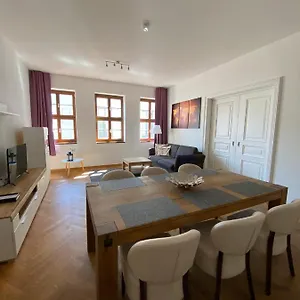 Grosszügiges Mit Blick Zur Frauenkirche Dresden